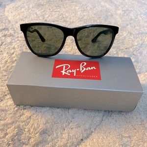 RayBan 4184 Polarized wayfarer sunglasses, unused